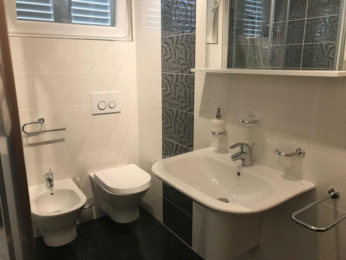 Vila Rojana Vodice Luaran gambar