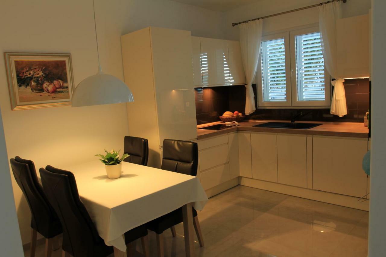 Vila Rojana Vodice Luaran gambar