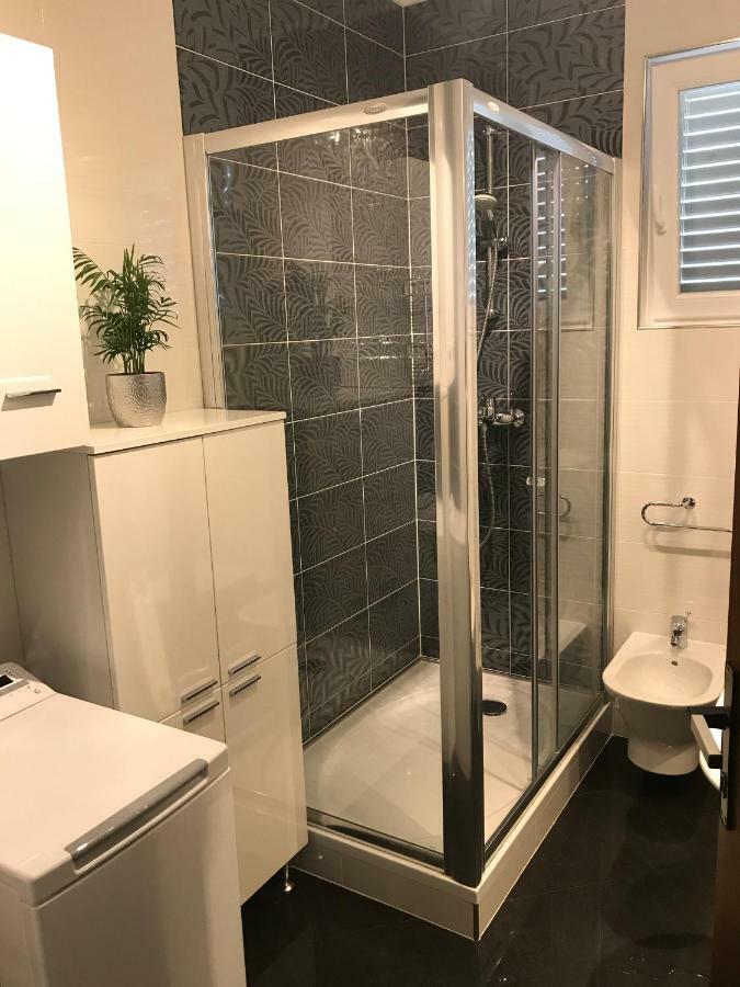 Vila Rojana Vodice Luaran gambar