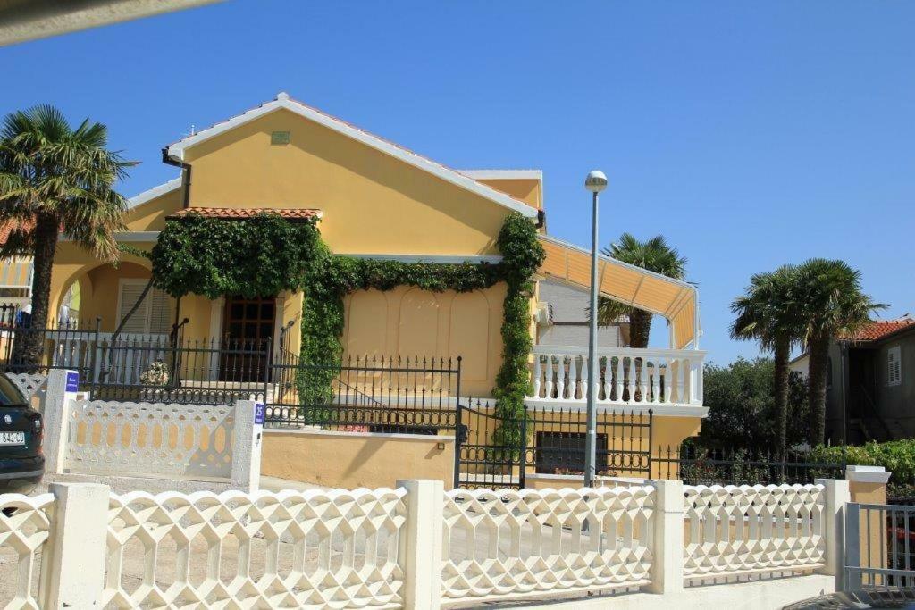 Vila Rojana Vodice Luaran gambar